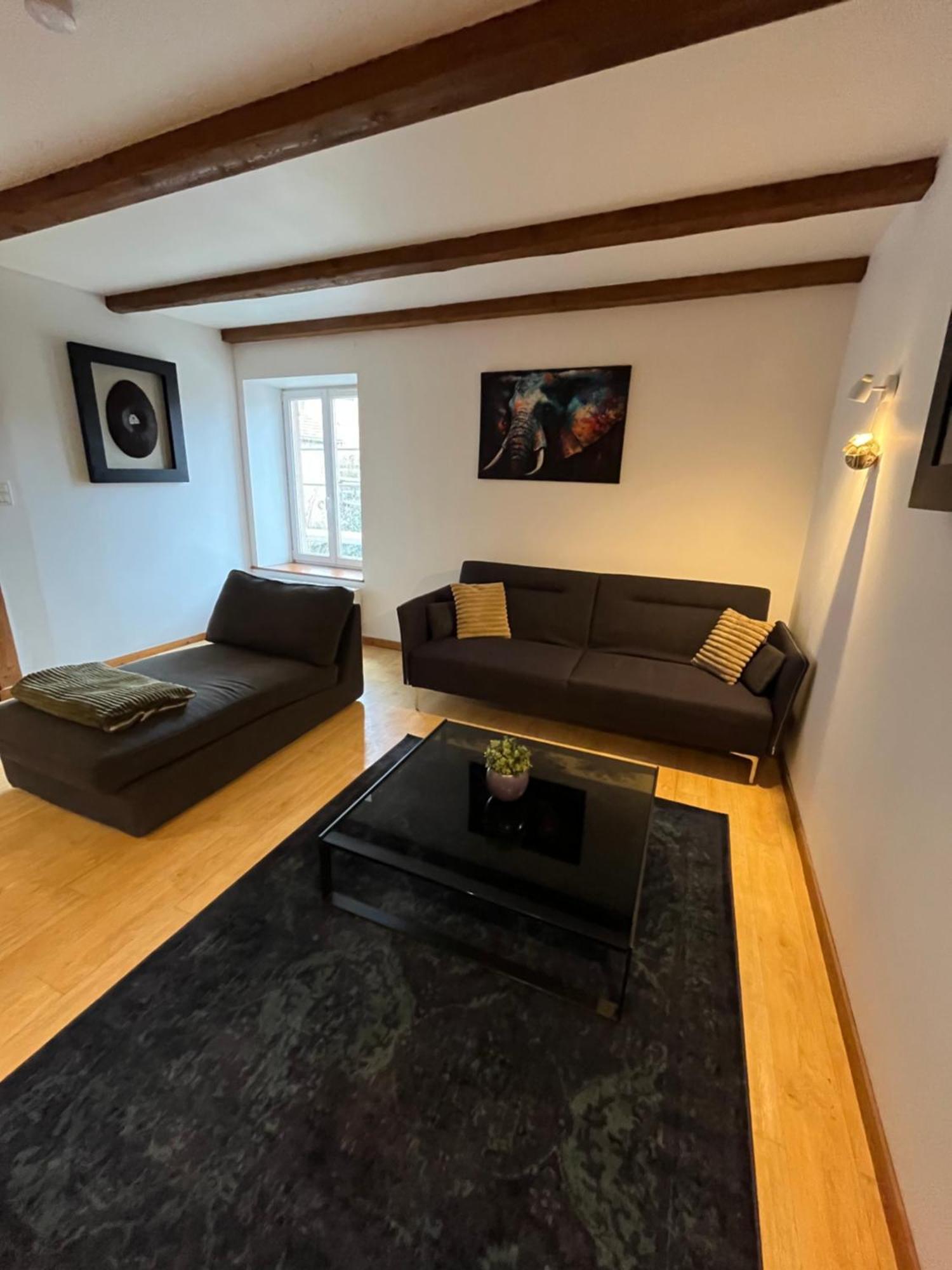 Joli Situe A Apartment